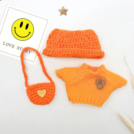 Set di abbigliamento lavorato a mano per bambola Labubu da 17 cm – Maglione, cappello e zaino