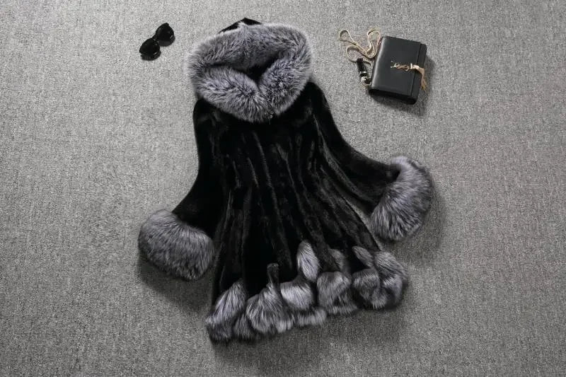 Cappotto lungo in pelliccia sintetica con cappuccio – giacca maxi donna calda e lussuosa per l'inverno 2025