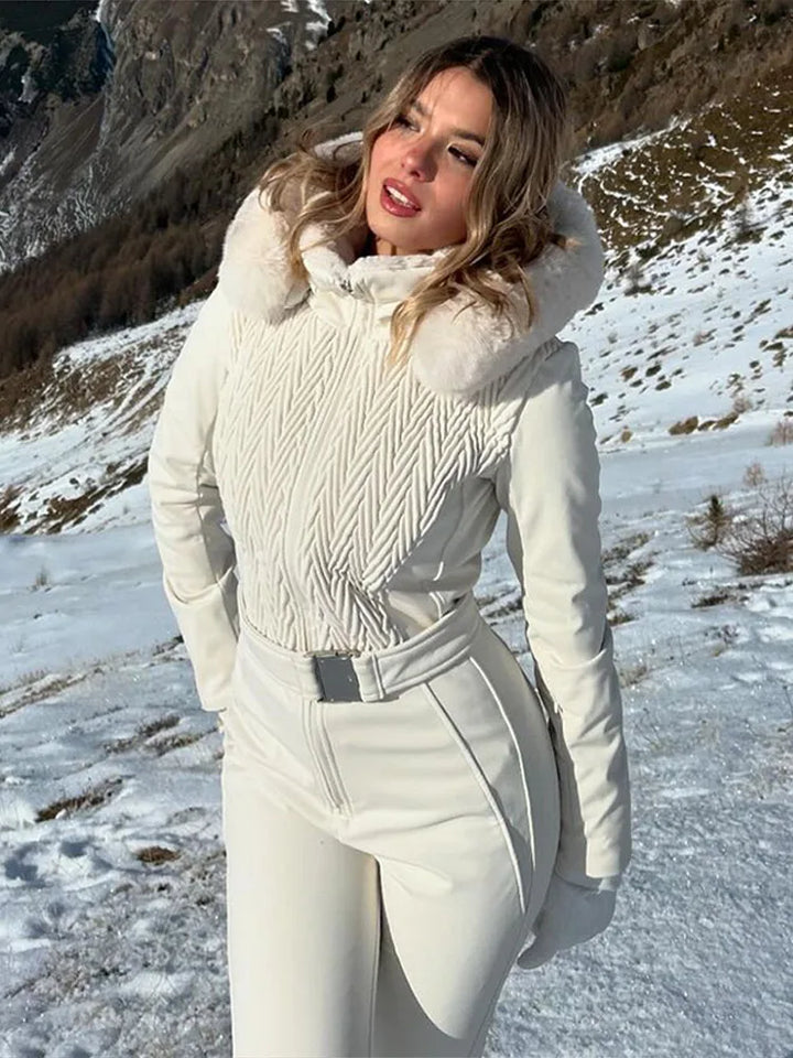 Tuta da neve donna con cintura o giacca: scegli la versione