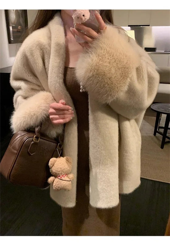 Cappotto donna beige con collo effetto pelliccia