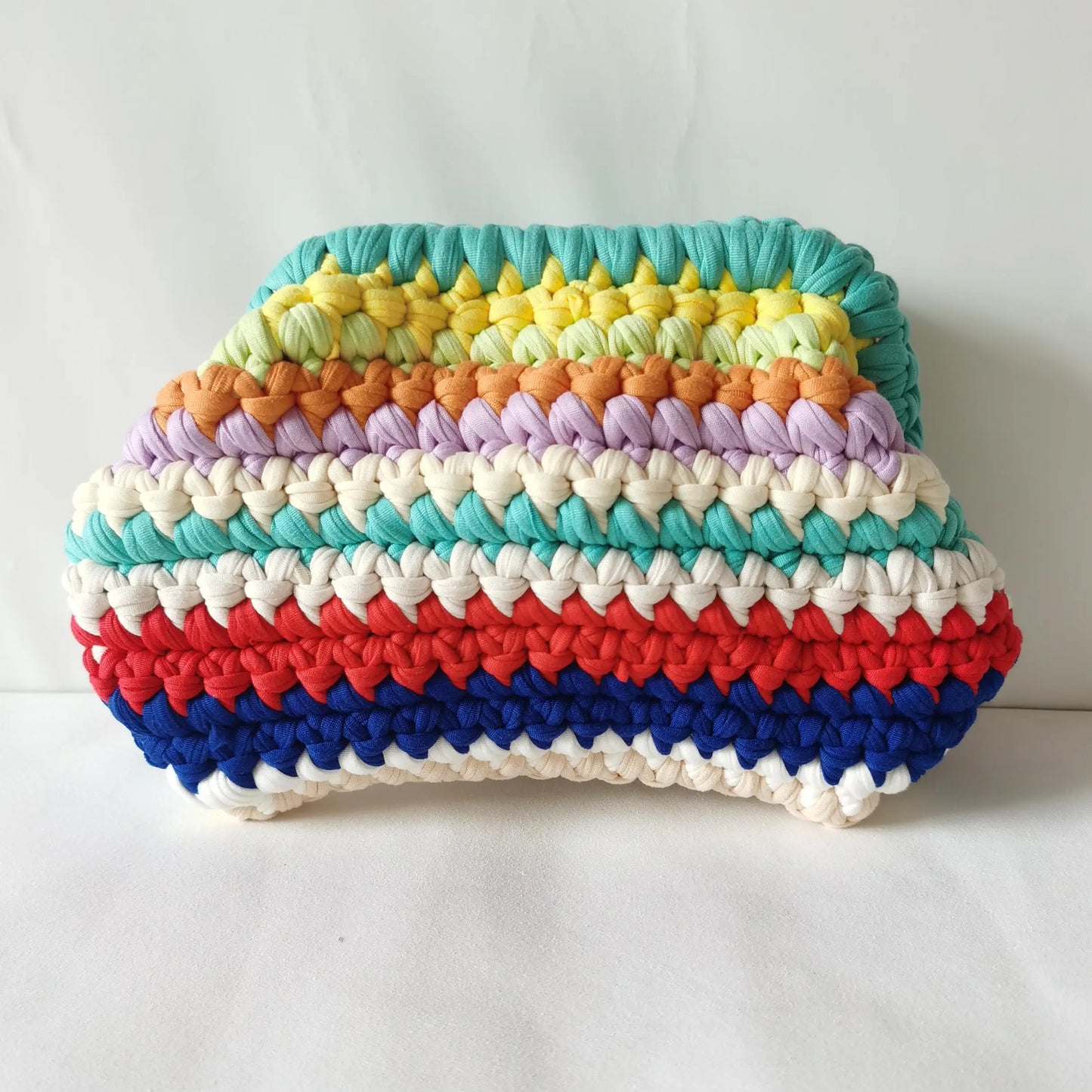 Clutch “Cloud Bag” in Crochet Fatta a Mano – Borsa Donna Soffice e Originale con Stile a Nuvola