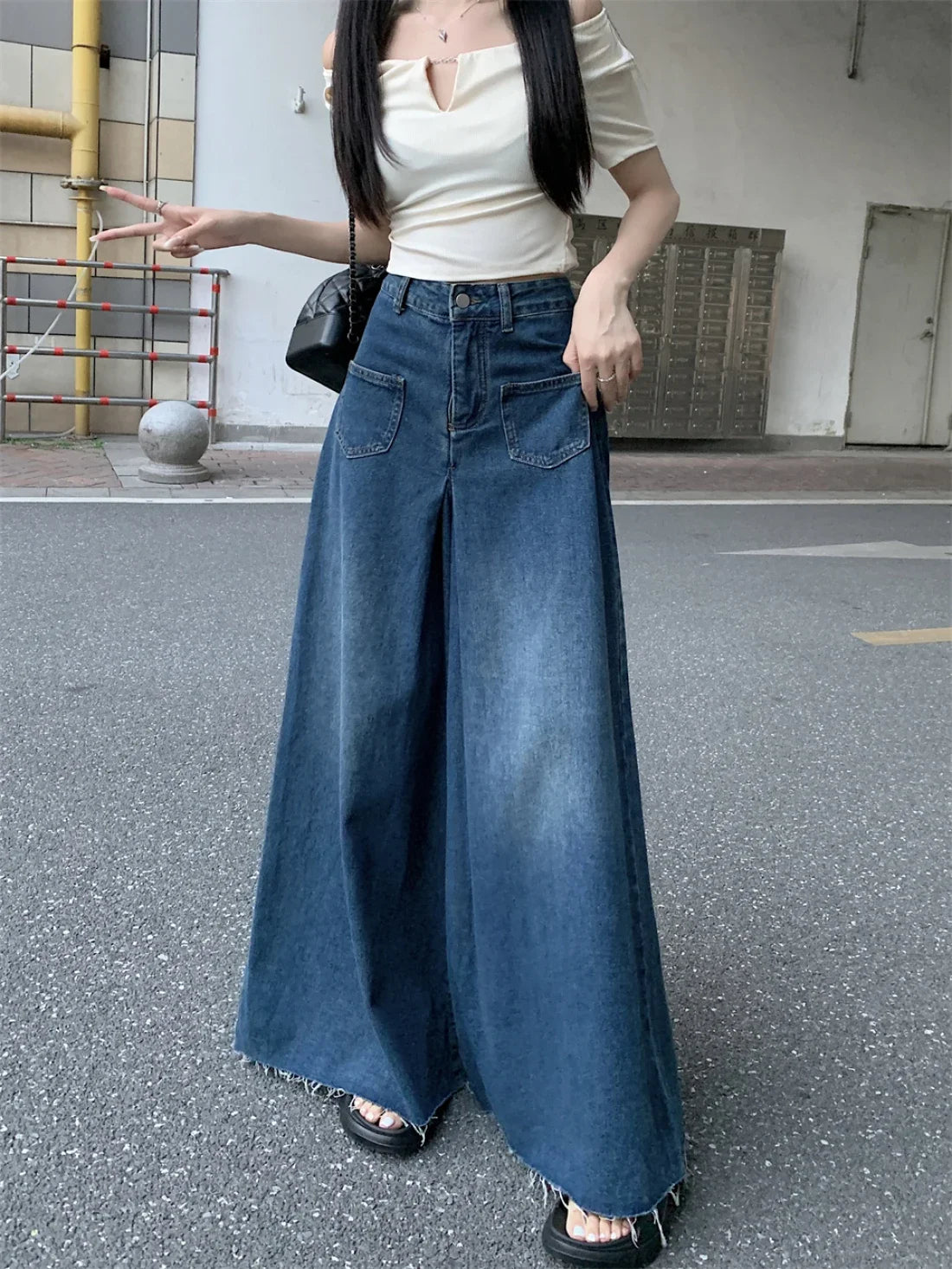 Baggy Jeans  larghi a vita alta effetto corsetto: stile Y2K con un tocco retrò per look streetwear di tendenza