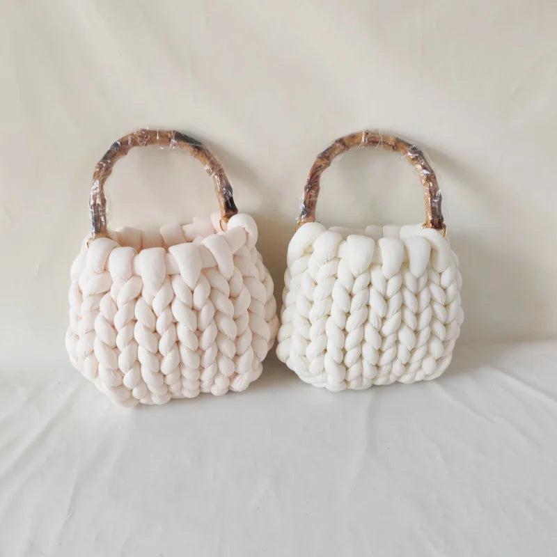 Borsa lavorata a mano in lana islandese super-spessa Yingzi – hand-knitted Icelandic wool bag trendy & artigianale