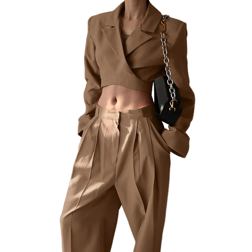 Set tailleur donna 2025: blazer cropped e pantaloni palazzo – eleganza professionale con un tocco moderno