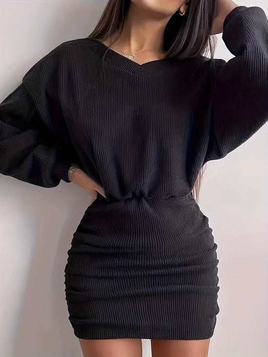 Mini abito bodycon donna con ruches e maniche lunghe – vestito aderente