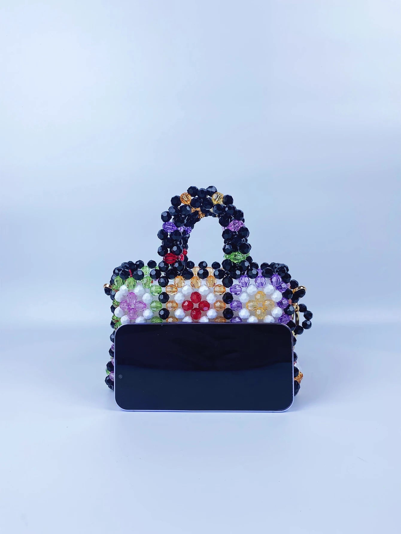Borsa con perline colorata intrecciata donna – borsa a mano handmade stile Little Red Book elegante e trendy 2025