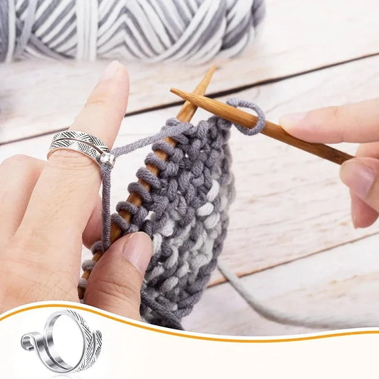 Anello regolabile guida filo per uncinetto/ maglia ‒ knitting loop finger ring aperto, strumento per mantenere tensione filo