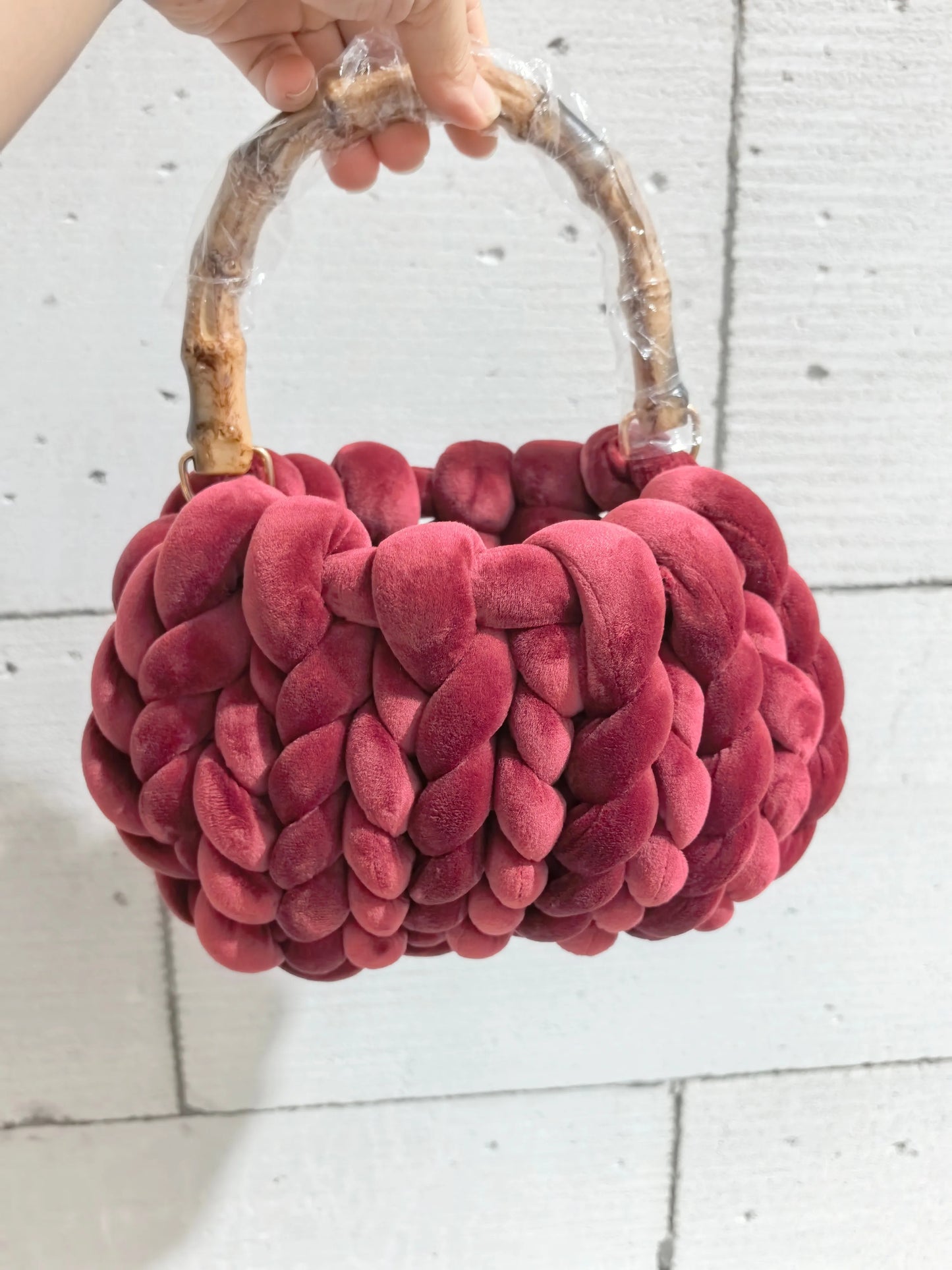 Borsa lavorata a mano in lana islandese super-spessa Yingzi – hand-knitted Icelandic wool bag trendy & artigianale