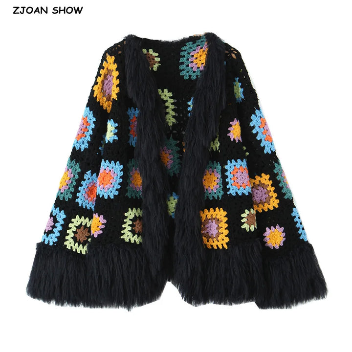 Cardigan lungo boho con frange e patchwork floreale – cardigan crochet con tasselli e texture shaggy dai colori vividi