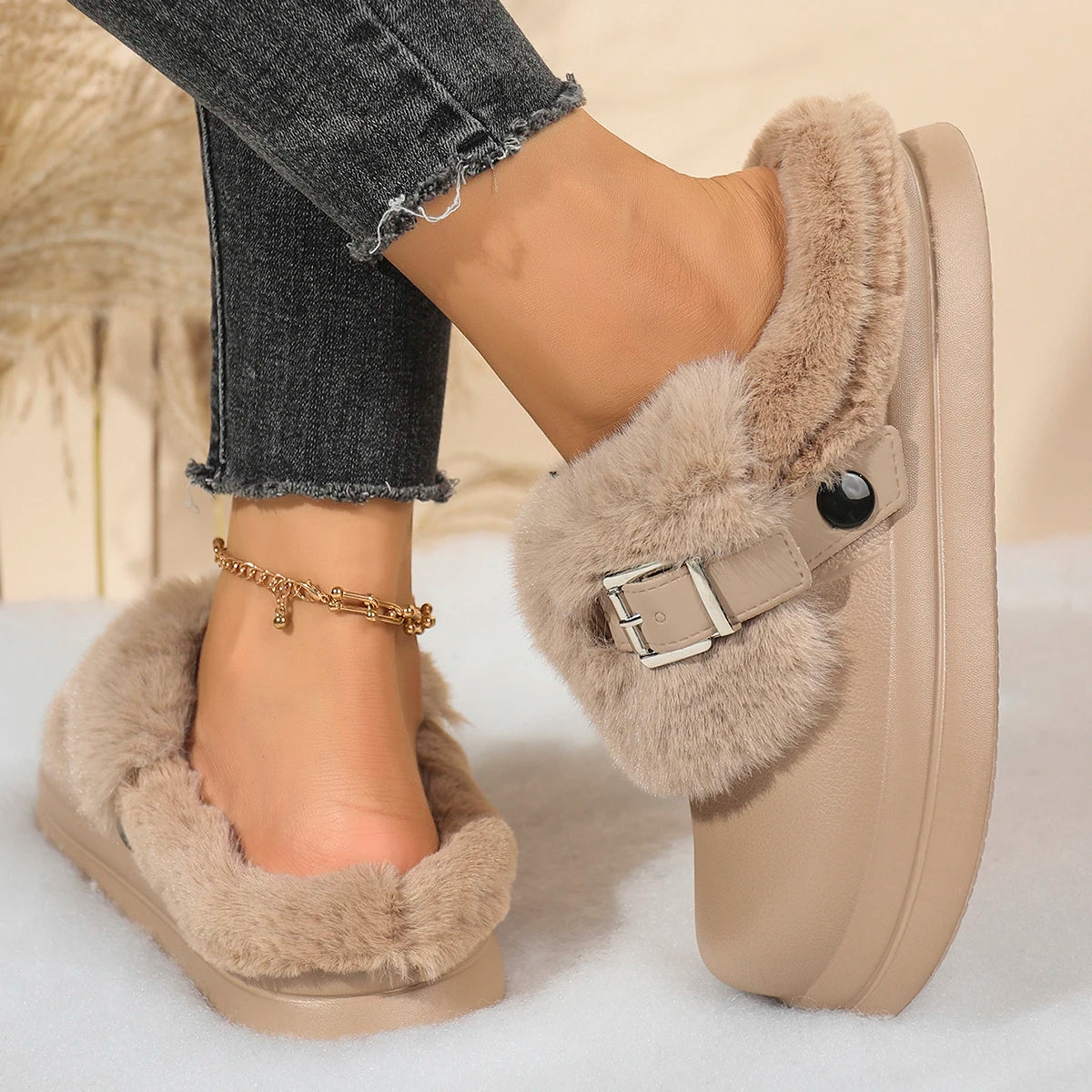 Women EVA Thick Sole Fur Slippers Closed Toe Fluffy Warm Home Slippers Woman Buckle Fashion Slip-on Cover Head Cotton Slippers