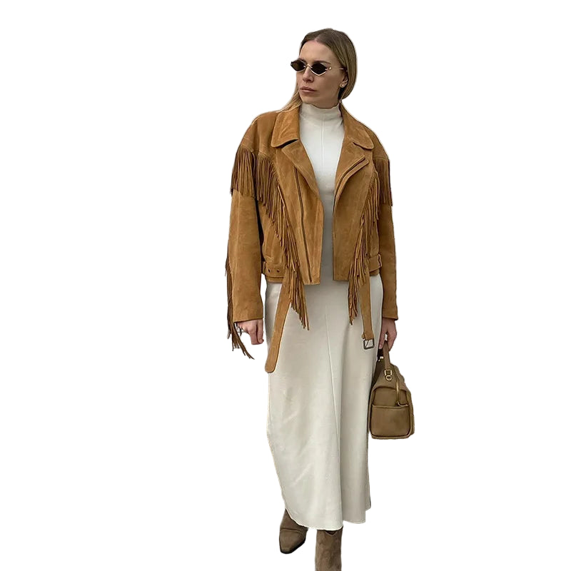 Giacca corta marrone donna con frange stile boho per outfit autunnale