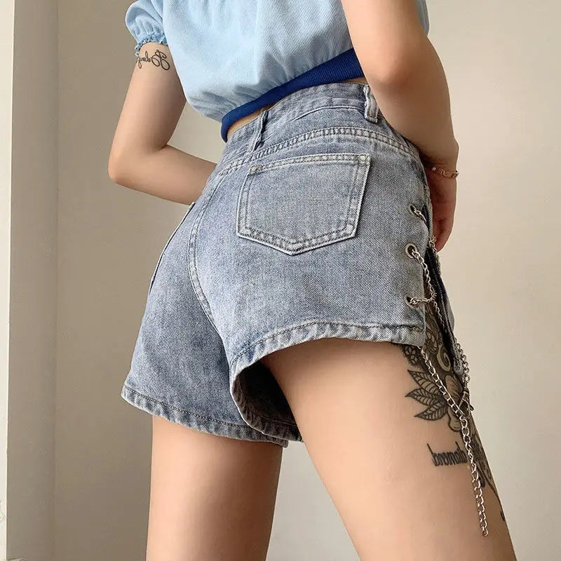 Shorts donna sexy in denim stile coreano – vita alta, biker aesthetic, strappi e paillettes estate 2025