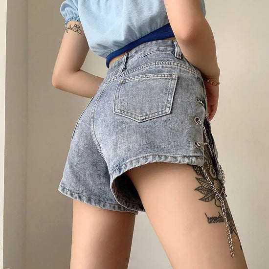 Shorts donna sexy in denim stile coreano – vita alta, biker aesthetic, strappi e paillettes estate 2025