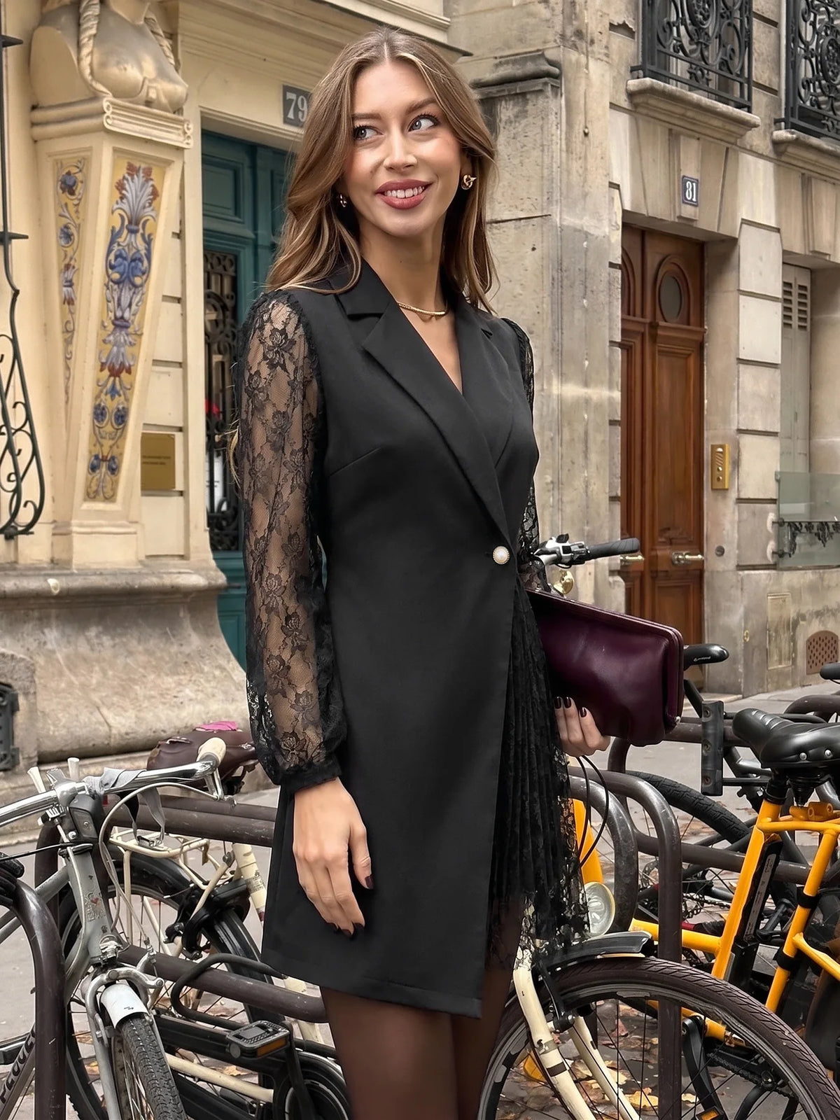 Abito blazer nero con pizzo e maniche lunghe