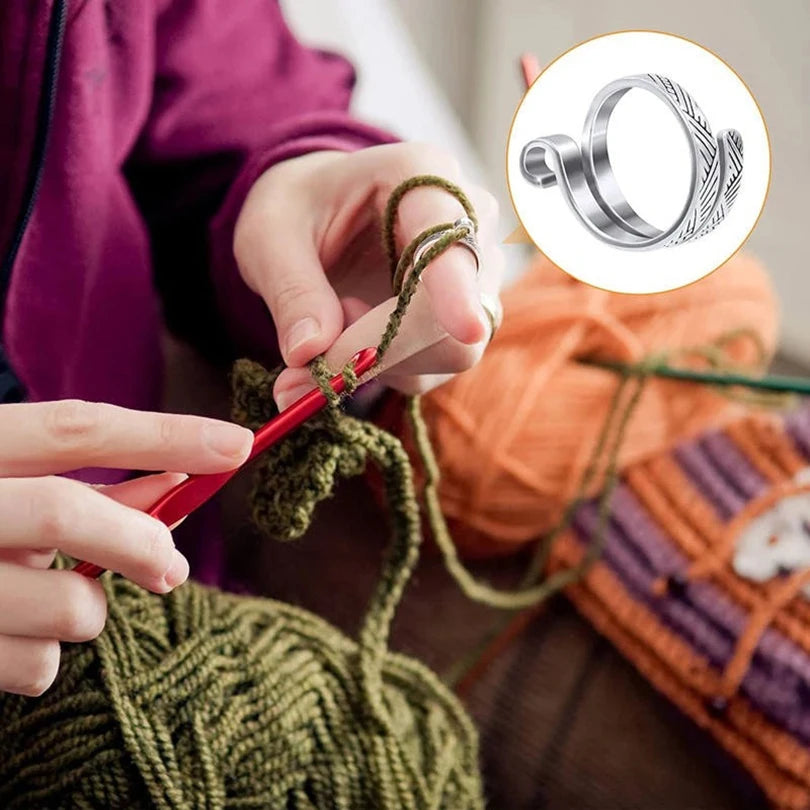 Anello regolabile guida filo per uncinetto/ maglia ‒ knitting loop finger ring aperto, strumento per mantenere tensione filo