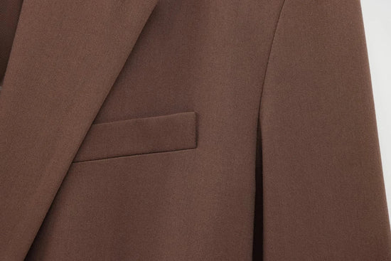 Completo donna ufficio 2025 ‒ blazer “shrug” + pantaloni lunghi dritti, stile elegante casual con cintura, perfetto