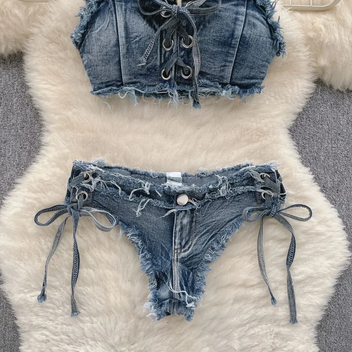 Set bikini donna 2025 con top bra e shorts a vita alta in denim