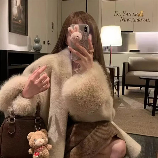 Cappotto donna beige con collo effetto pelliccia