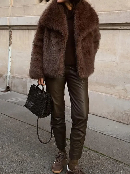 Pelliccia corta donna marrone con collo a rever