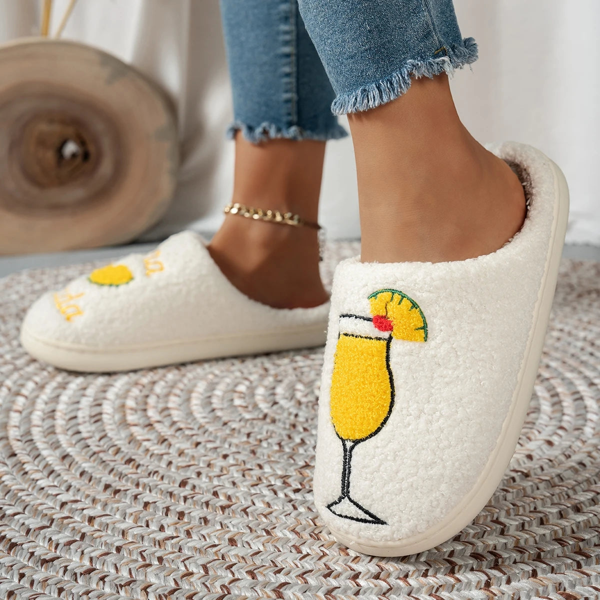 Pantofole Donna Invernali simpatiche con Ricamo Pina Colada – Calde & Comode da Casa