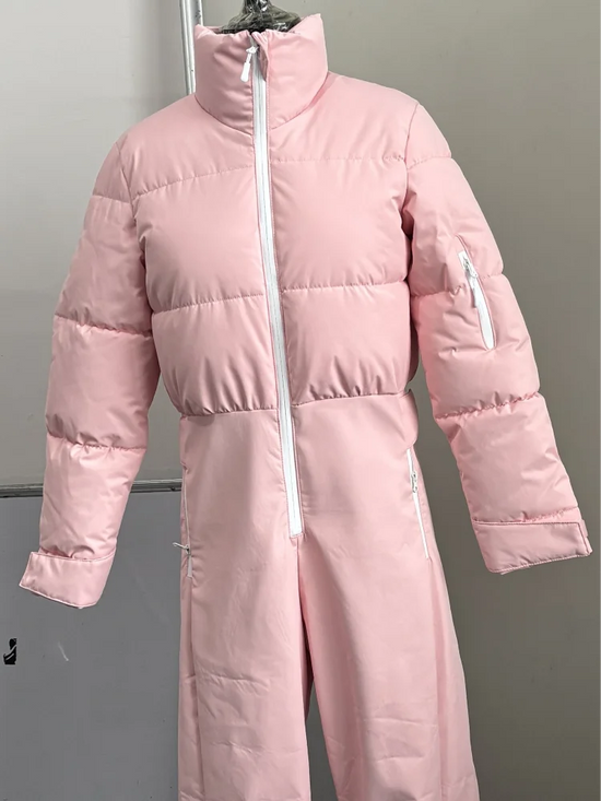Abbigliamento neve donna: giacca, pantaloni o tuta