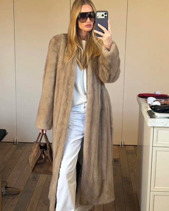 Cappotto donna in pelliccia sintetica dal taglio ampio