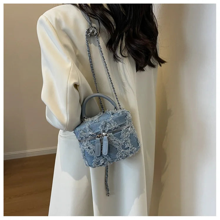 Borsa in Jeans Donna Stile Fashion – Spalla e Tracolla, Design Sfrangiato 2025
