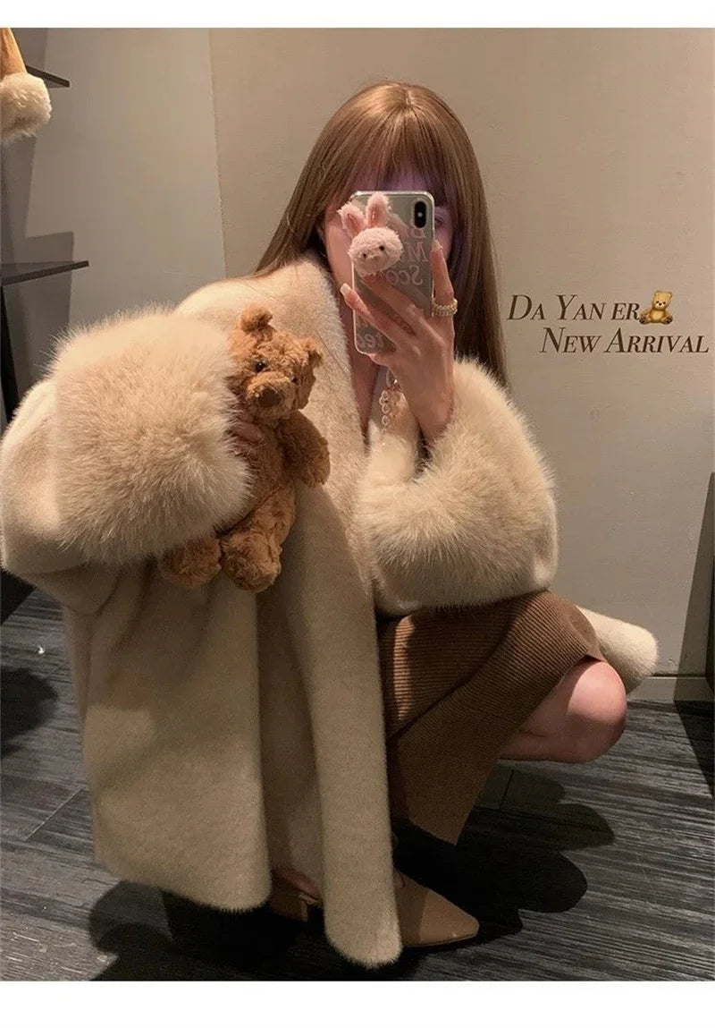 Cappotto donna beige con collo effetto pelliccia