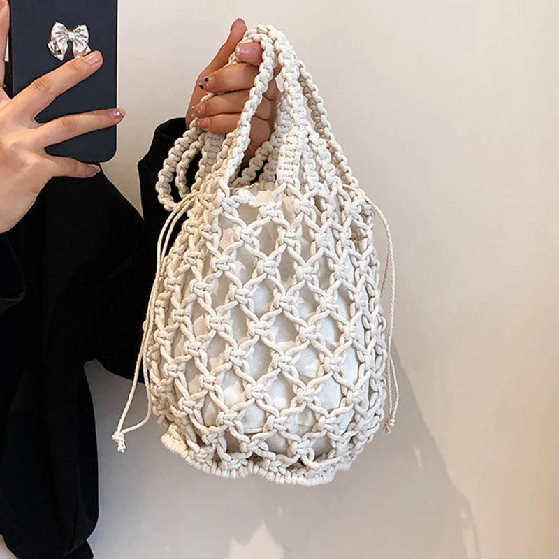Borsa a secchiello in paglia intrecciata a mano – con coulisse e tracolla, perfetta per spiaggia e shopping