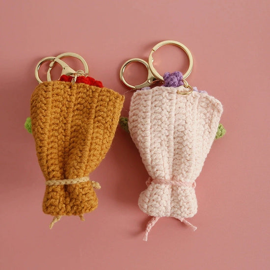 Portachiavi fiore all’uncinetto artigianale – charm amigurumi handmade per borse e chiavi