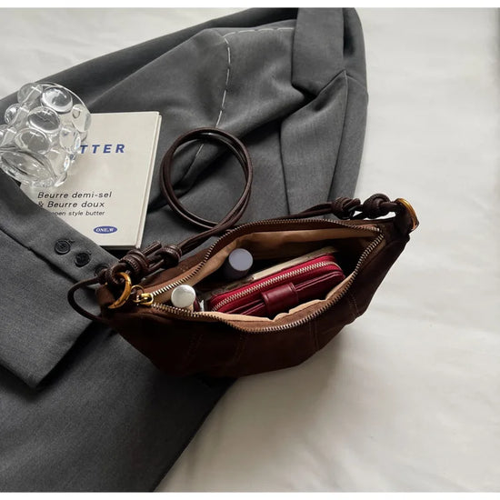 Borsetta baguette crossbody in velluto 2025 – stile western, zip e look raffinato minimal