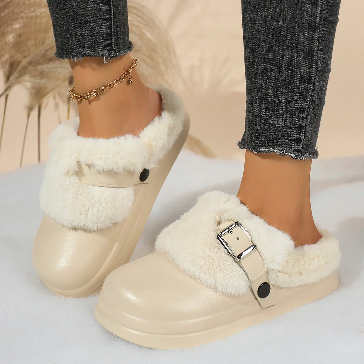 Women EVA Thick Sole Fur Slippers Closed Toe Fluffy Warm Home Slippers Woman Buckle Fashion Slip-on Cover Head Cotton Slippers