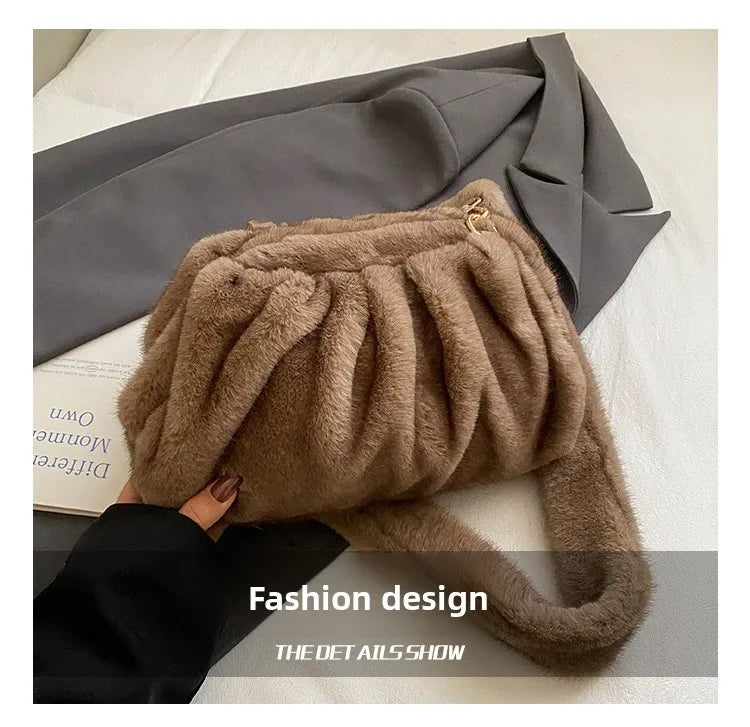 Borsa Crossbody Fluffy Cloud in Ecopelliccia – Clutch Imbottita d’Inverno per Donna, Versatile e Morbida