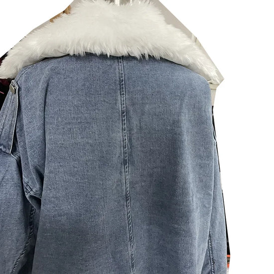 Giacca denim corta con collo in pelliccia sintetica donna – giubbotto fur collar trendy 2025