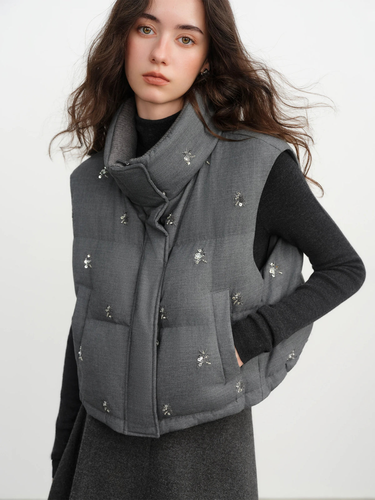Piumino o gilet donna trapuntato con decorazioni - Gilet senza maniche