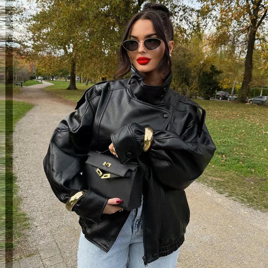 Bomber corto donna effetto pelle con zip e collo alto - foto 6 della galleria