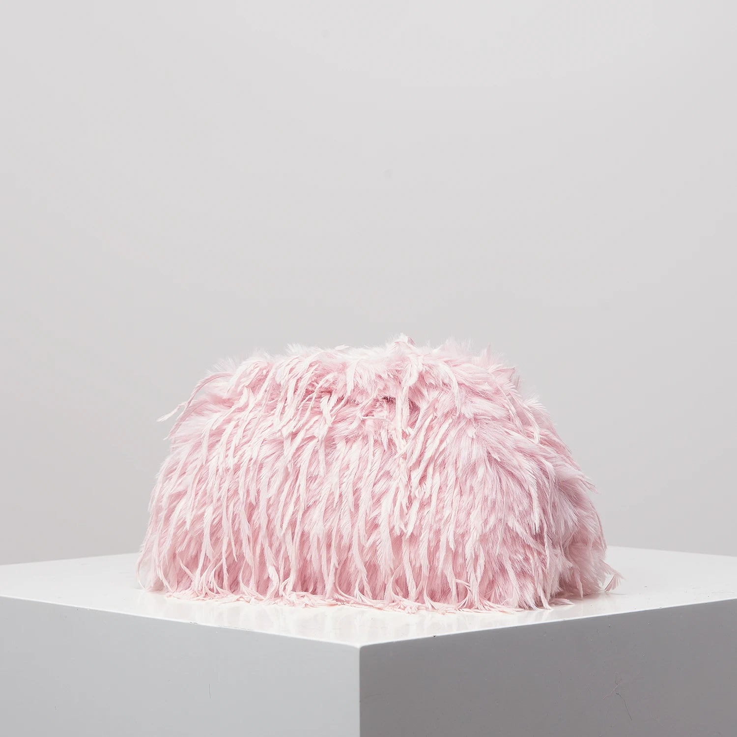 Clutch Y2K “Dopamine Style” in peluche candy-color – borsa da sera / clip bag fashion