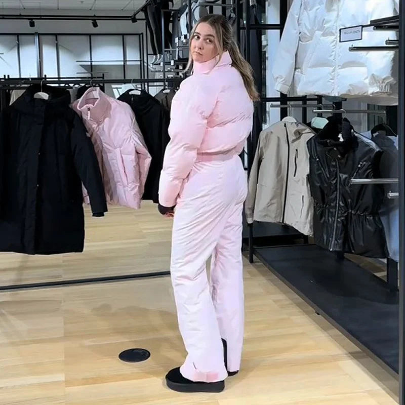 Abbigliamento neve donna: giacca, pantaloni o tuta