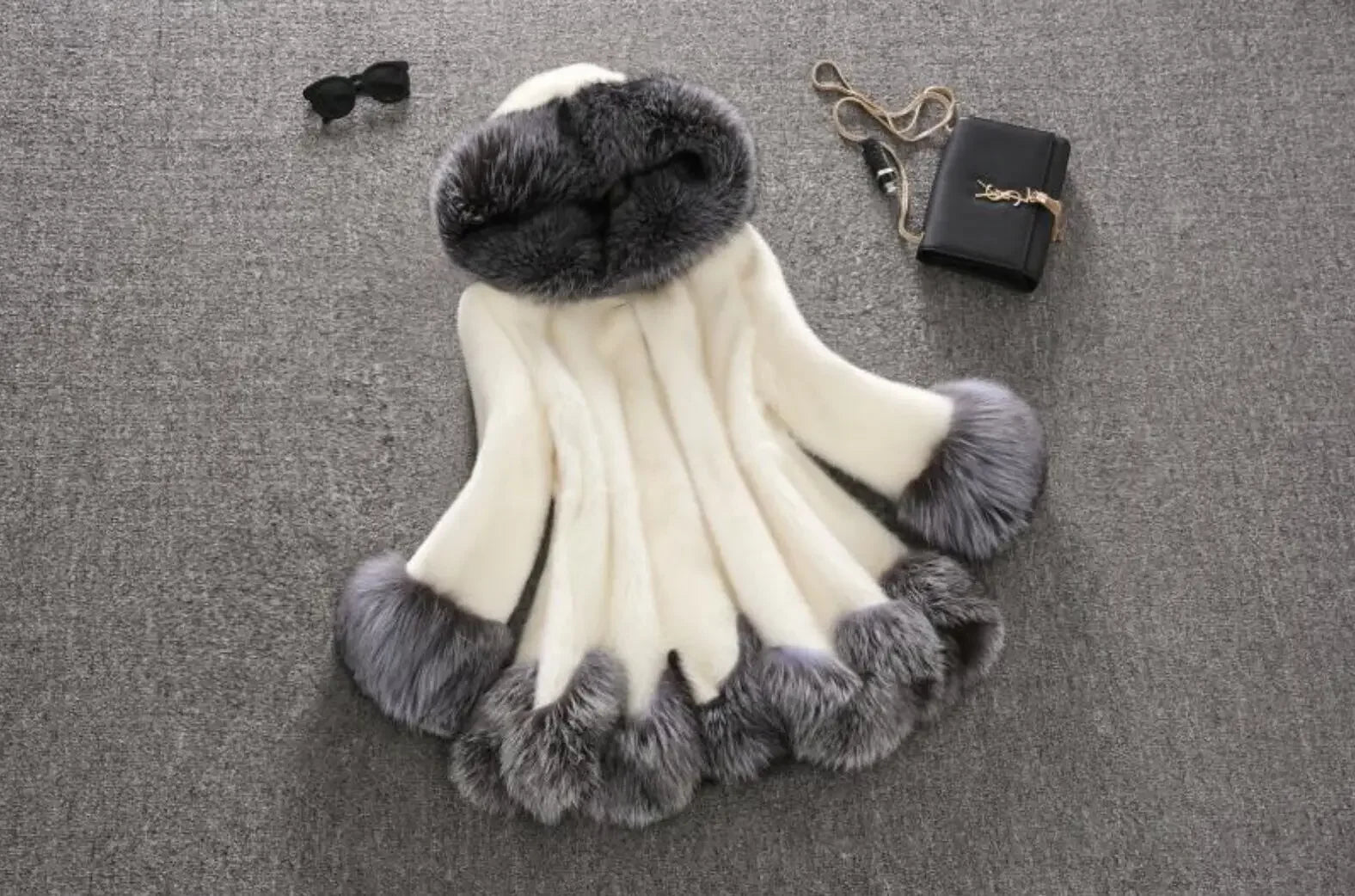 Cappotto lungo in pelliccia sintetica con cappuccio – giacca maxi donna calda e lussuosa per l'inverno 2025