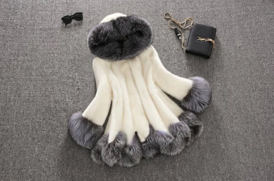Cappotto lungo in pelliccia sintetica con cappuccio – giacca maxi donna calda e lussuosa per l'inverno 2025