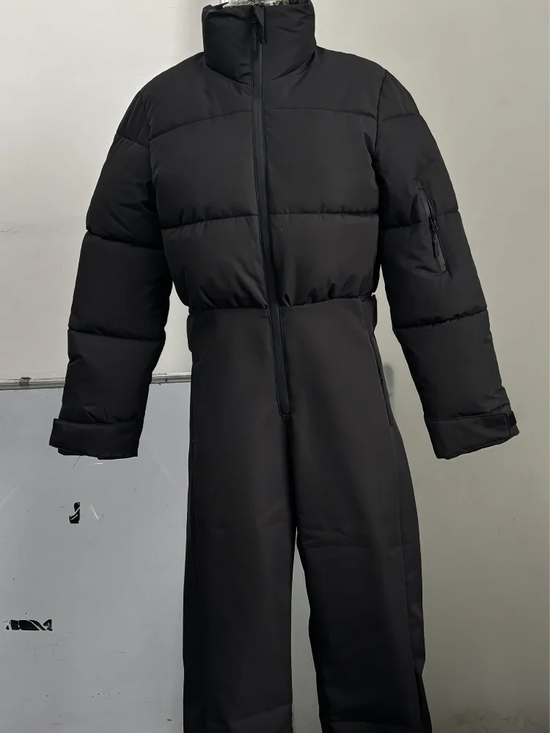 Abbigliamento neve donna: giacca, pantaloni o tuta