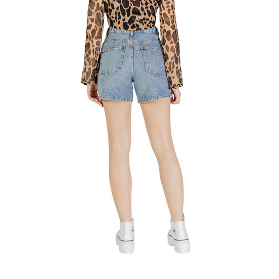 Shorts donna Ichi in denim blu chiaro, 100% cotone, con tasche, vita media, stile casual estivo.